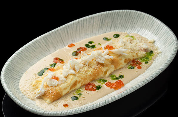 Омлет с красной икрой и камчатским крабом