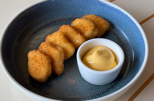 Нагетсы с сырным соусом