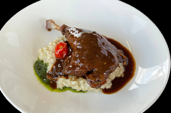 Утиная ножка со сливочным ризотто и прованскими травами